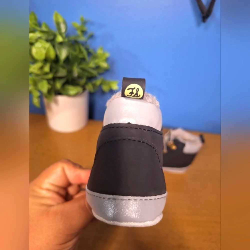 Black and Gray Kids Boots with Faux Fur Size 6/9M